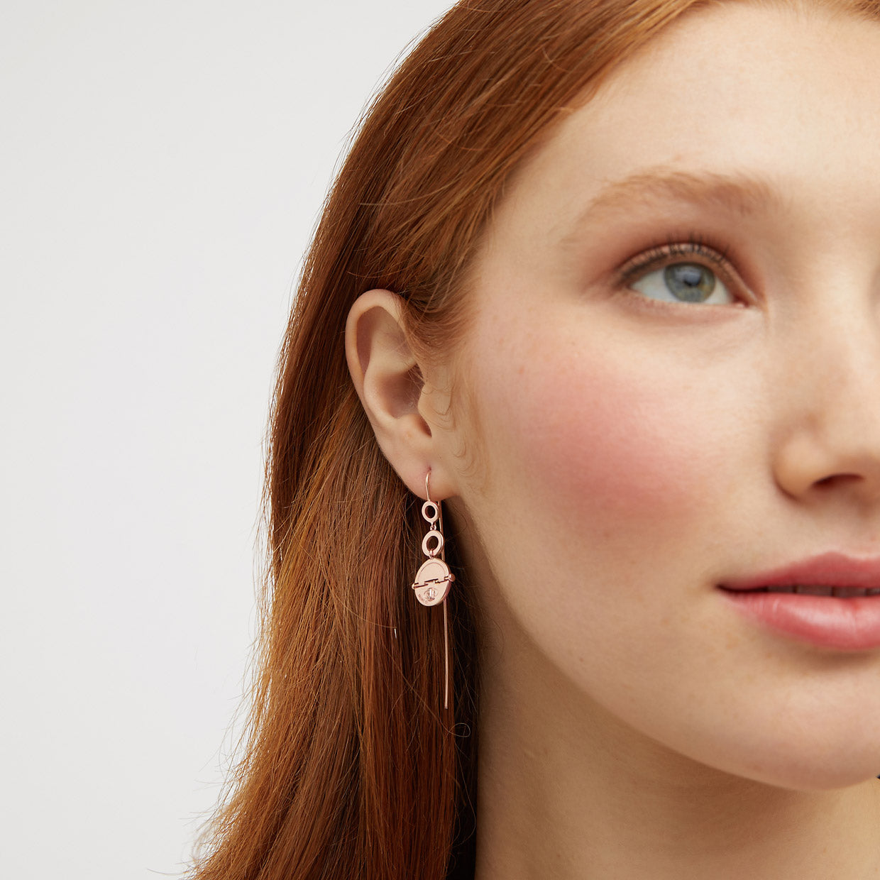TURNLOCK THREAD EARRINGS - Rose Gold