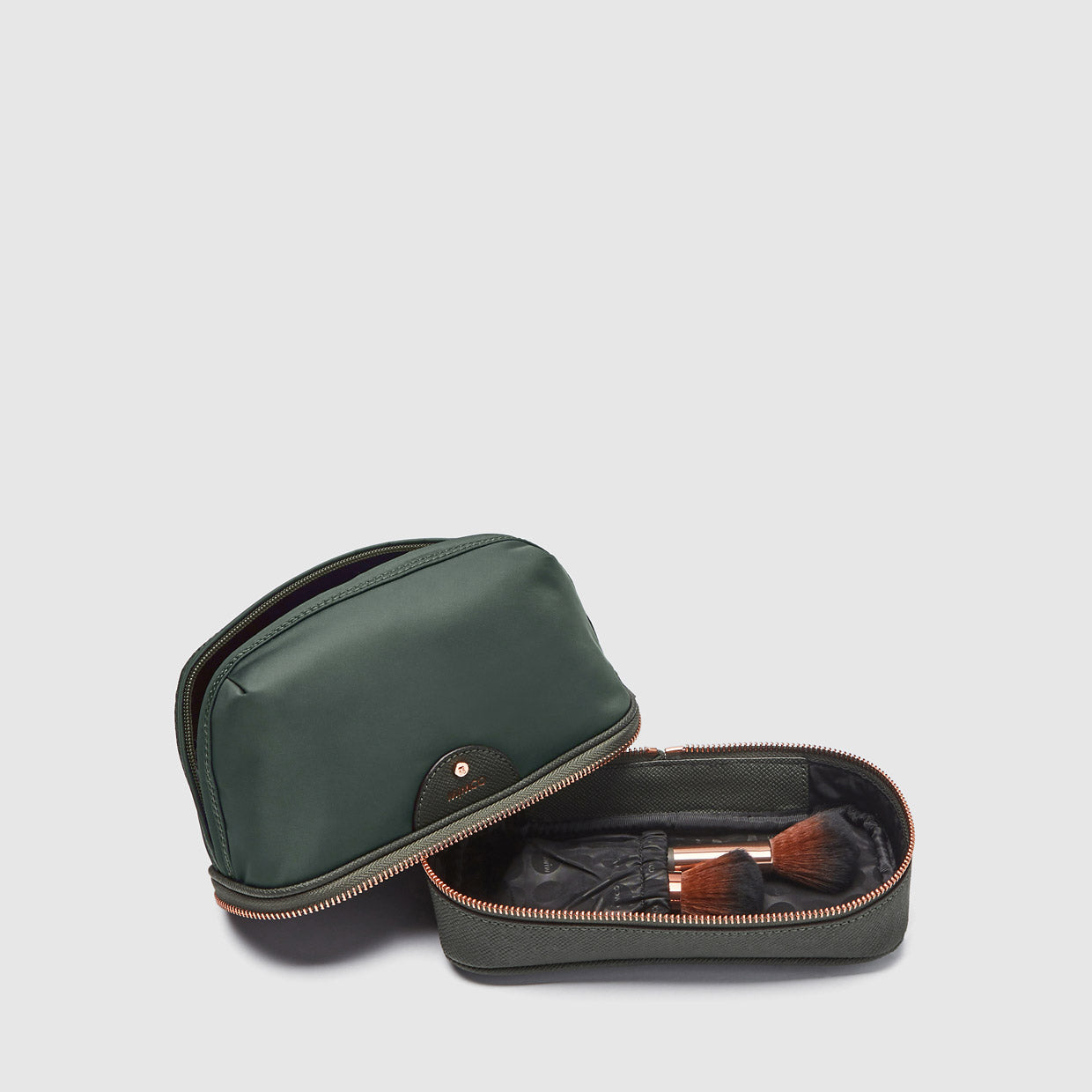 vista brush small cosmetic case - Tarragon
