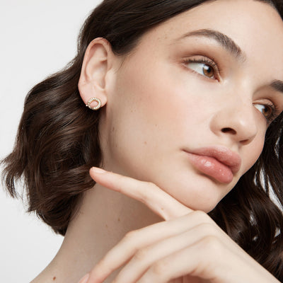 ornate stud earring - Gold