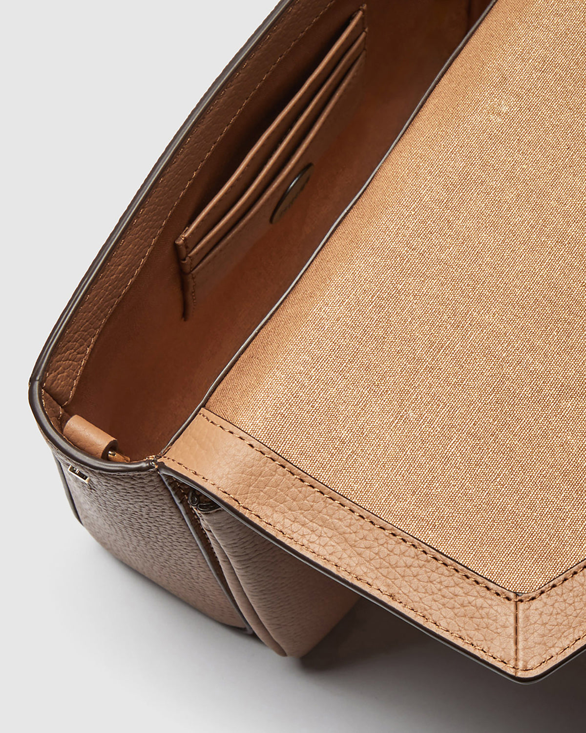 D-Vine Crossbody Bag - Caramel