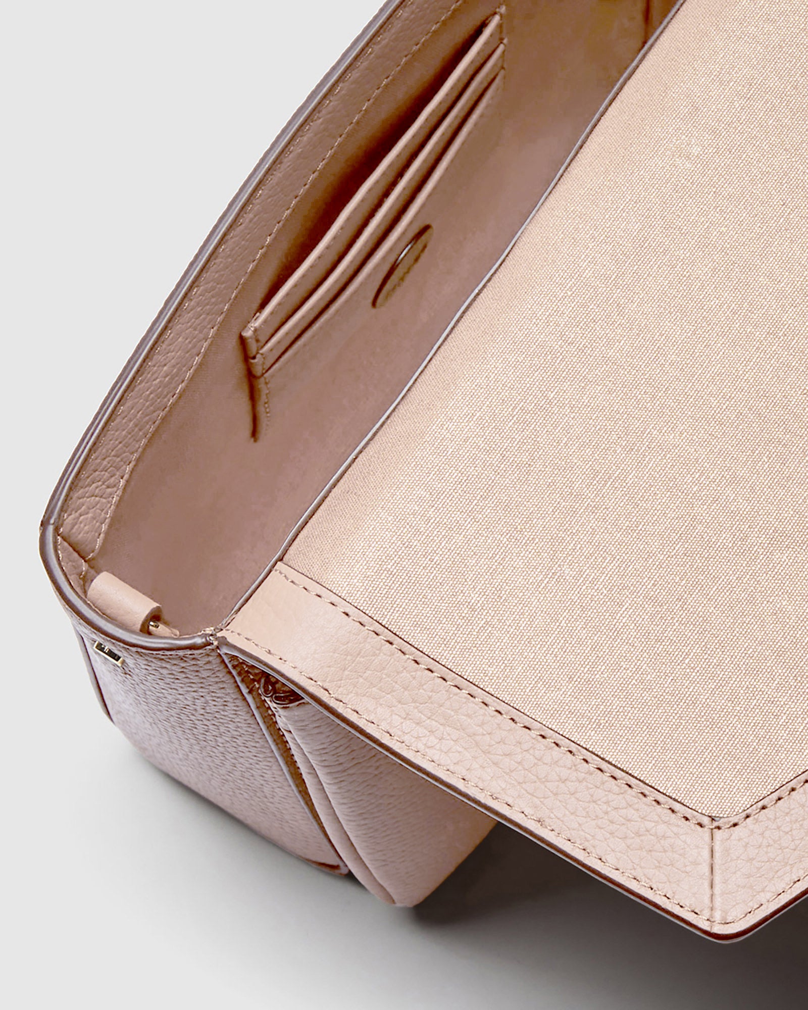 D-Vine Crossbody Bag - Almond