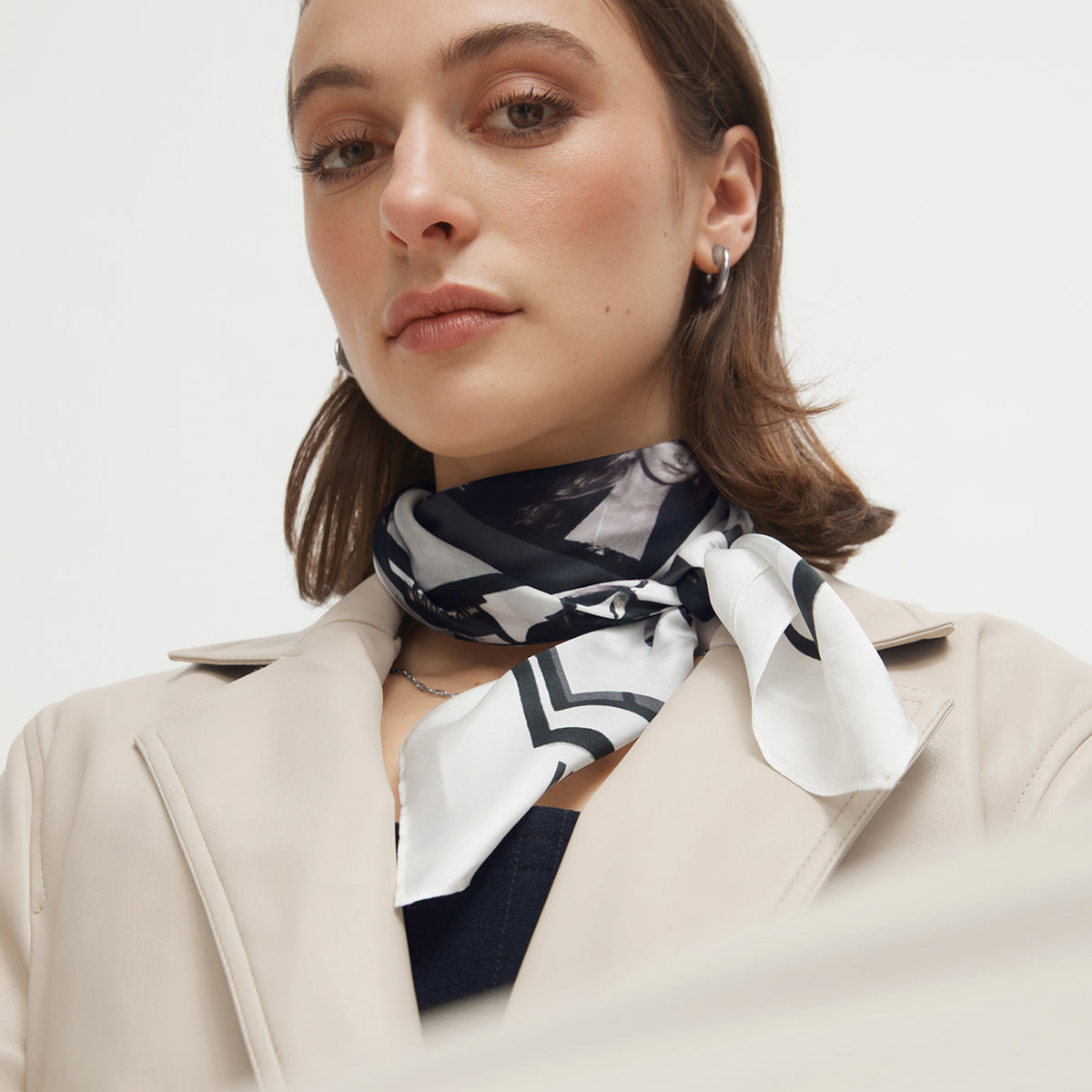 An Ode Scarf - White