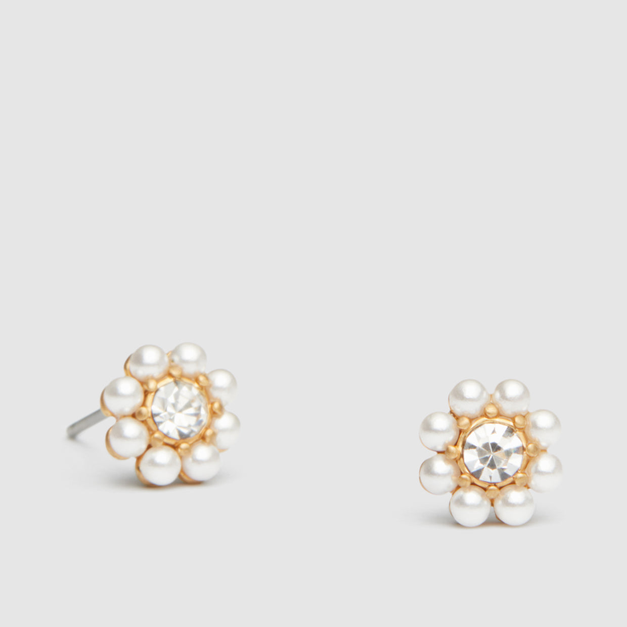 Emerge Stud Earrings - Pearl