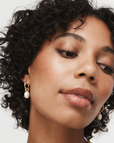 Splice Charm Hoop Earrings - Gold