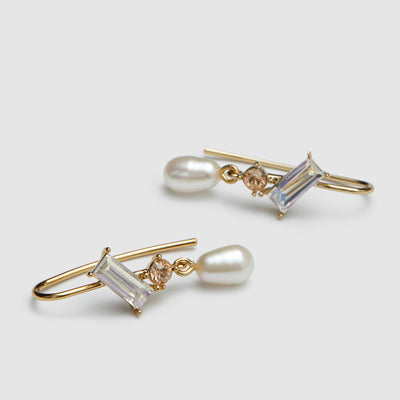 Fascinate Hook Earrings - Alabaster