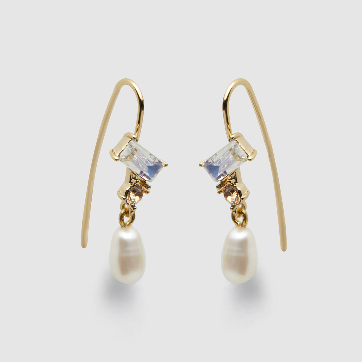 Fascinate Hook Earrings - Alabaster
