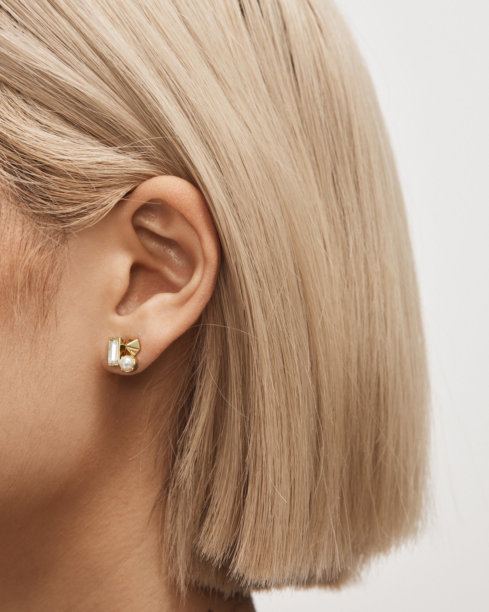 Casino Cluster Stud Earrings - Pearl