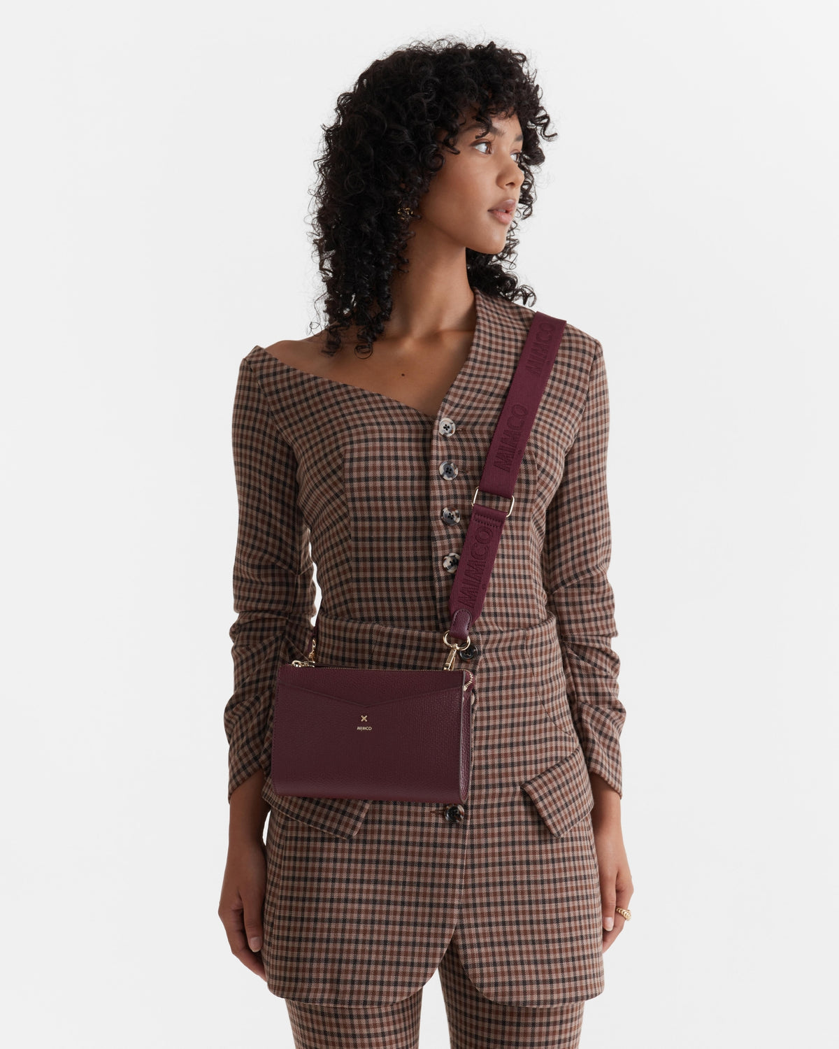 D-Vine Medium Pouch - Rich Berry