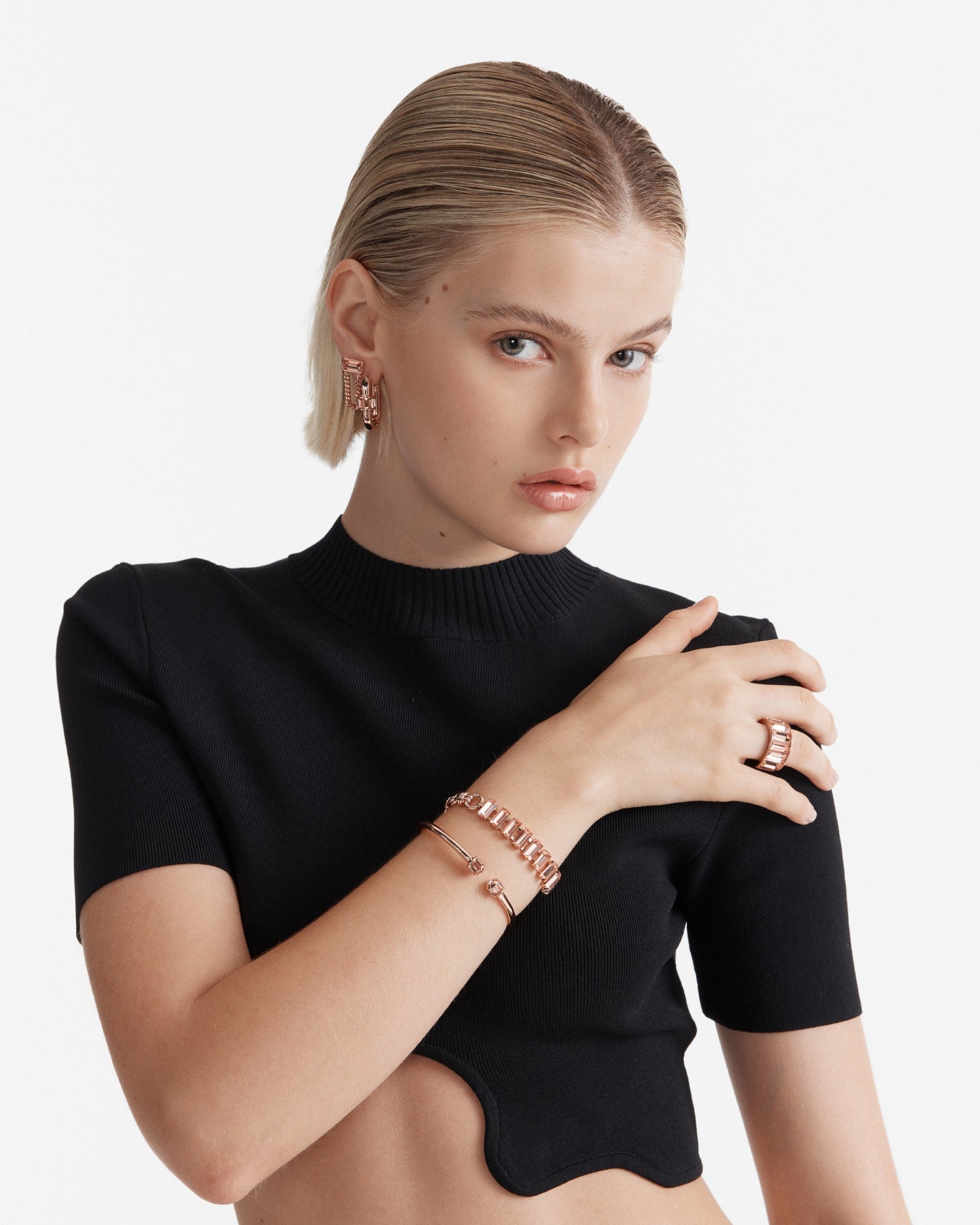 Descent Huggie Hoop Earrings - Rose Gold