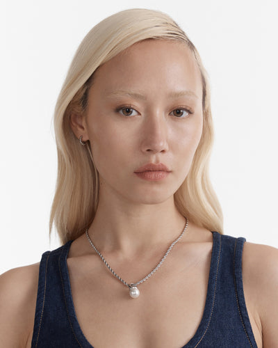 En Pointe Pearl Pendant Necklace - Silver