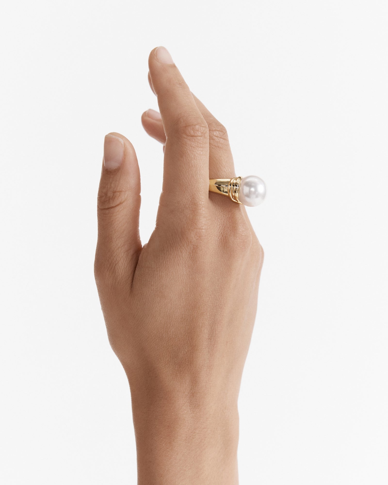 En Pointe Pearl Ring - Gold