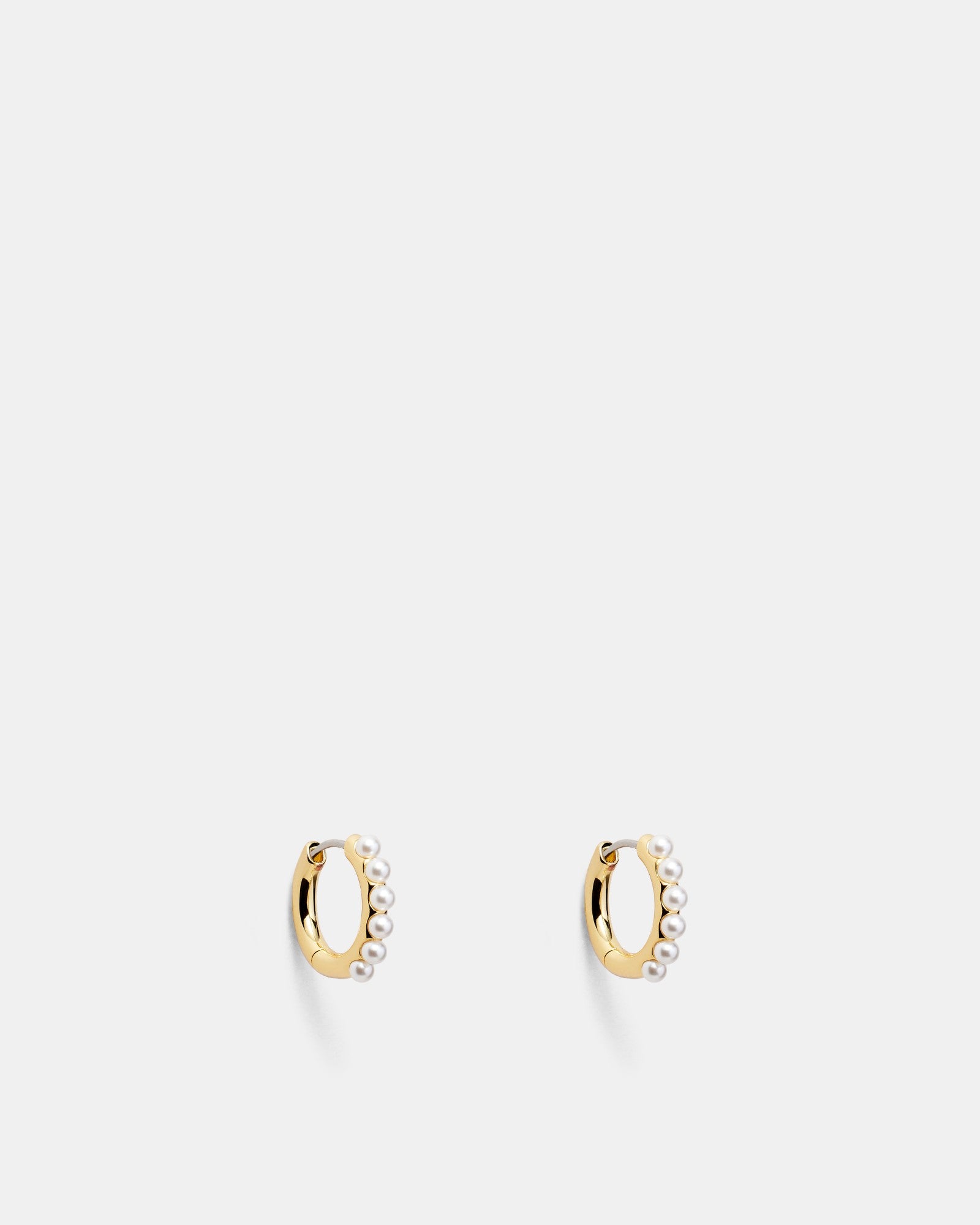 En Pointe Hoop Earrings - Black