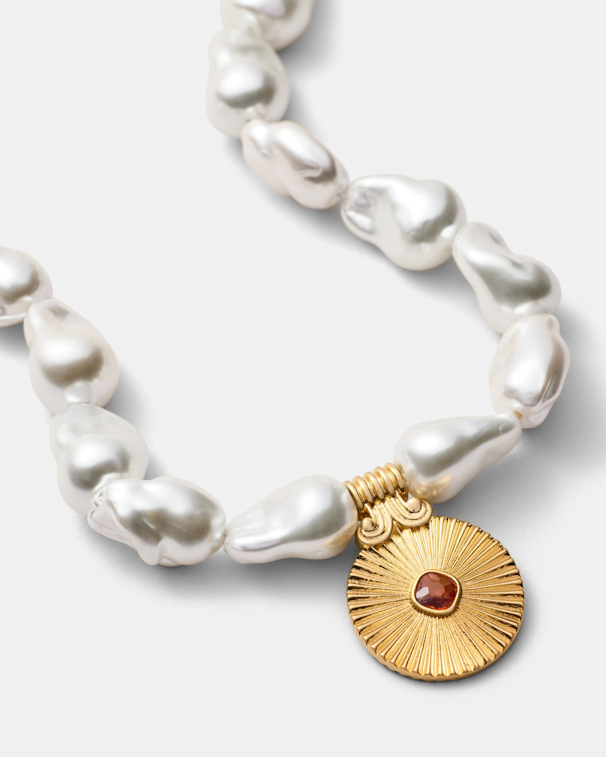 Emotively Necklace - Pearl