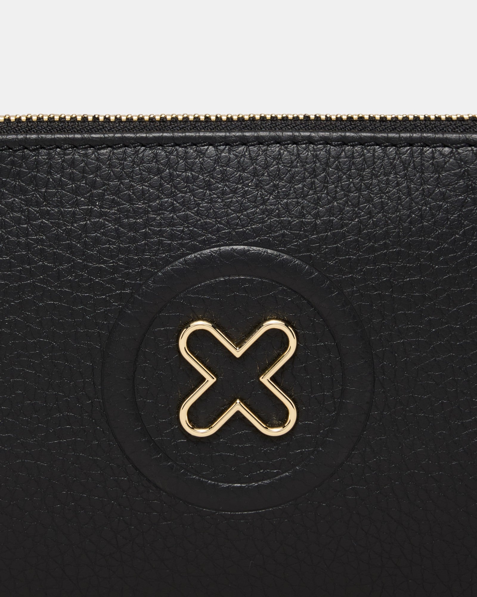 Bay Medium Pouch - Black