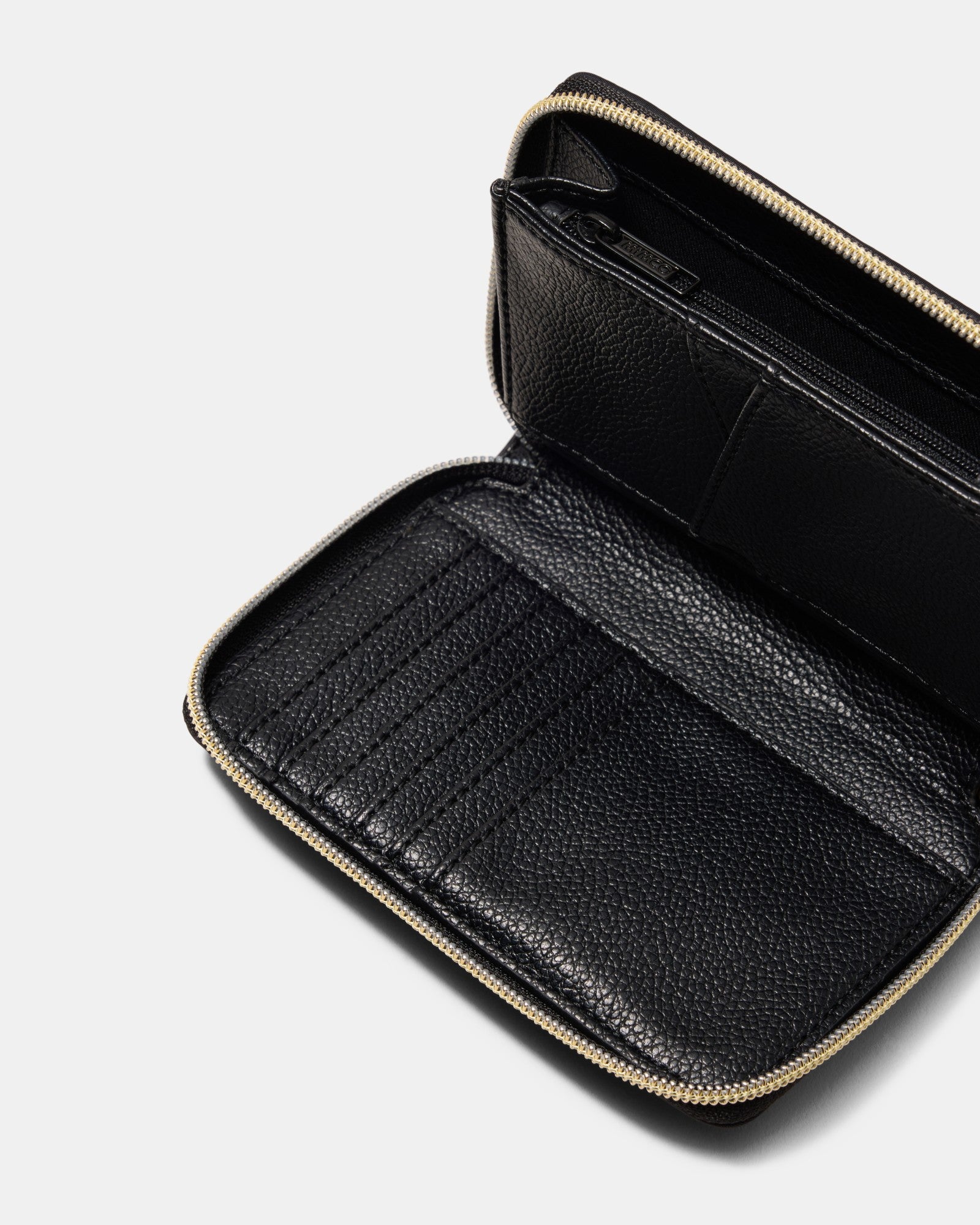 Brunswick Small Zip Wallet - Black