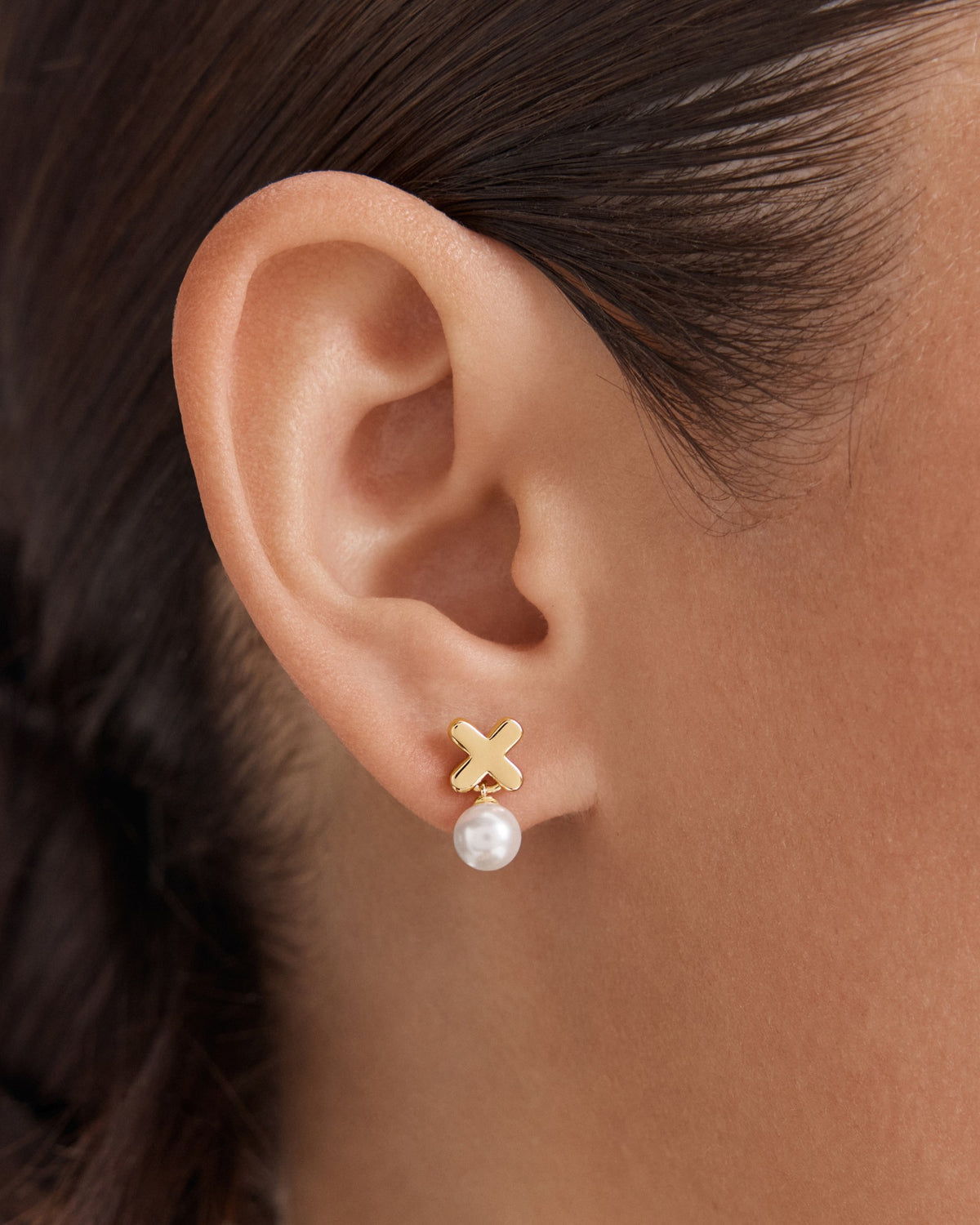 Essense Pearl Stud Earrings - Gold