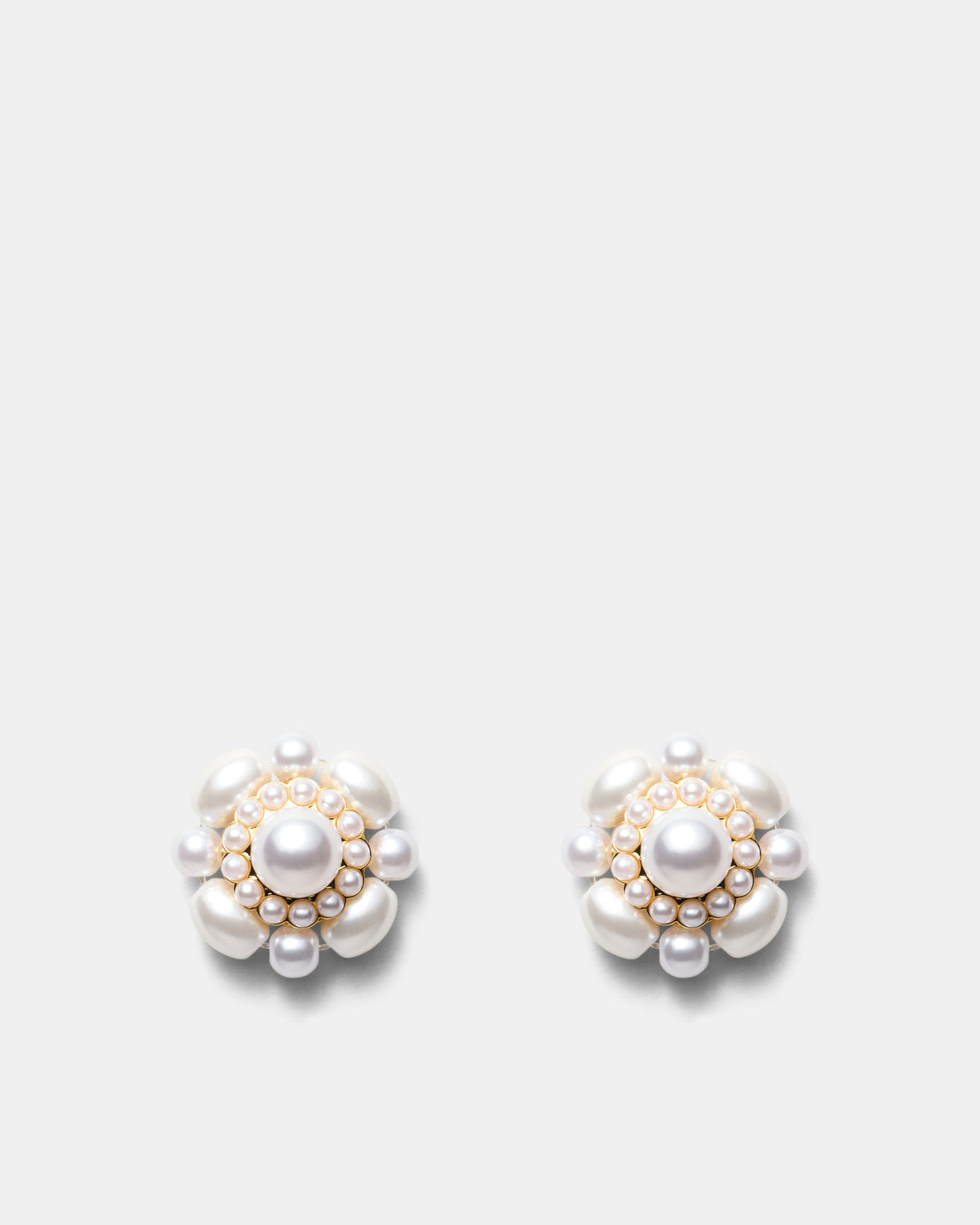 Romance Pearl Stud Earrings - Pearl