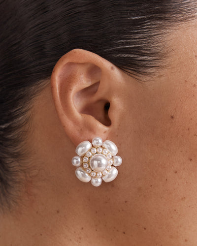 Romance Pearl Stud Earrings - Pearl