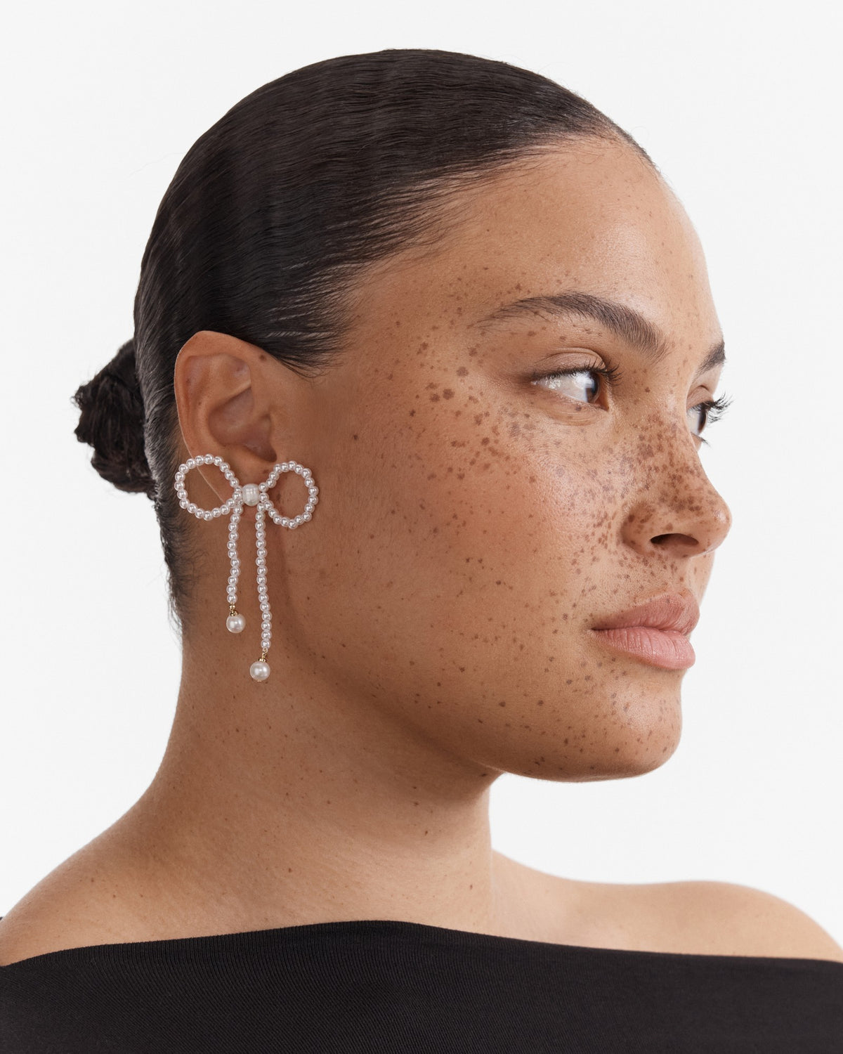 Glimmer Bow Earrings - Pearl