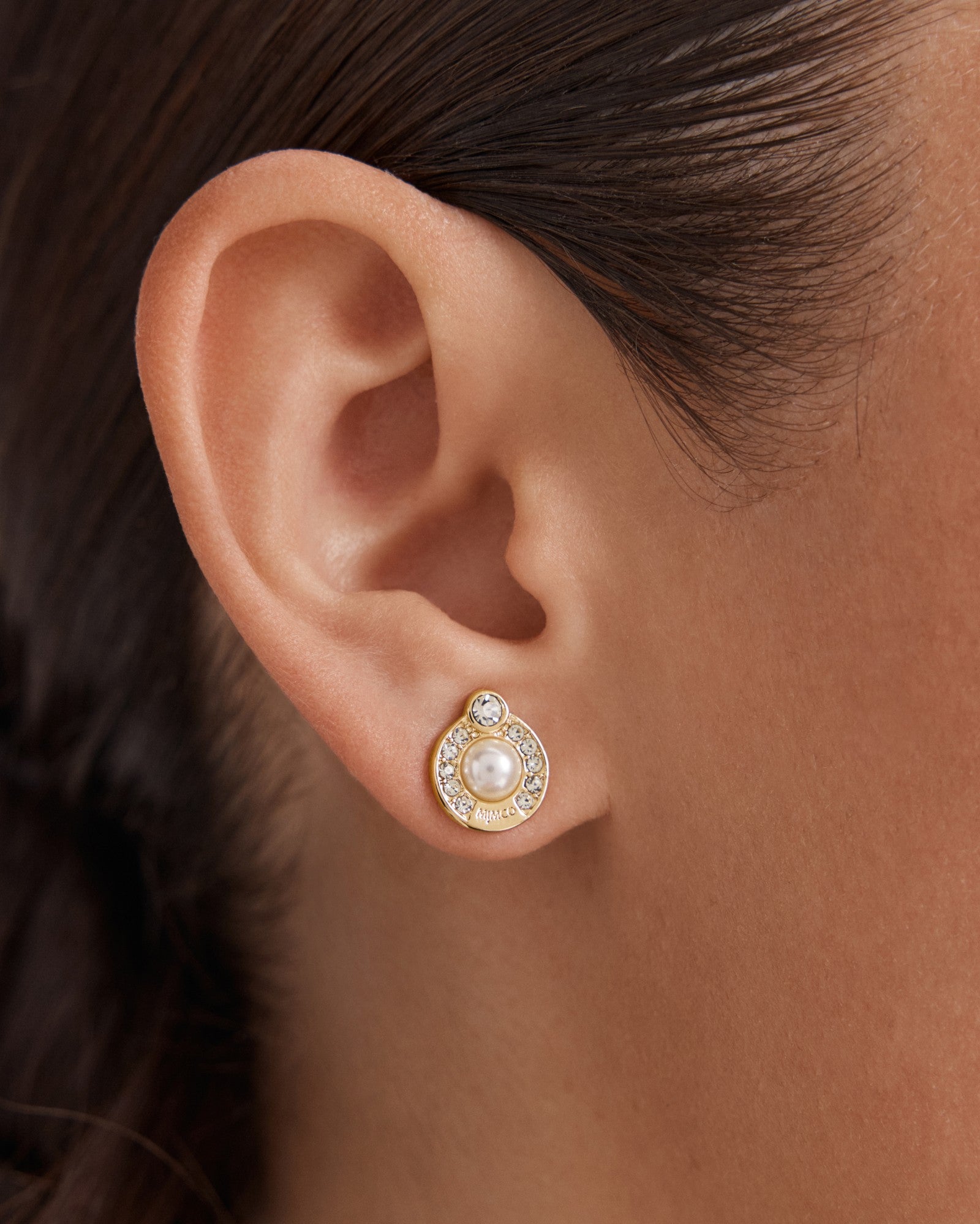 Encanto Pearl Stud Earrings - Gold