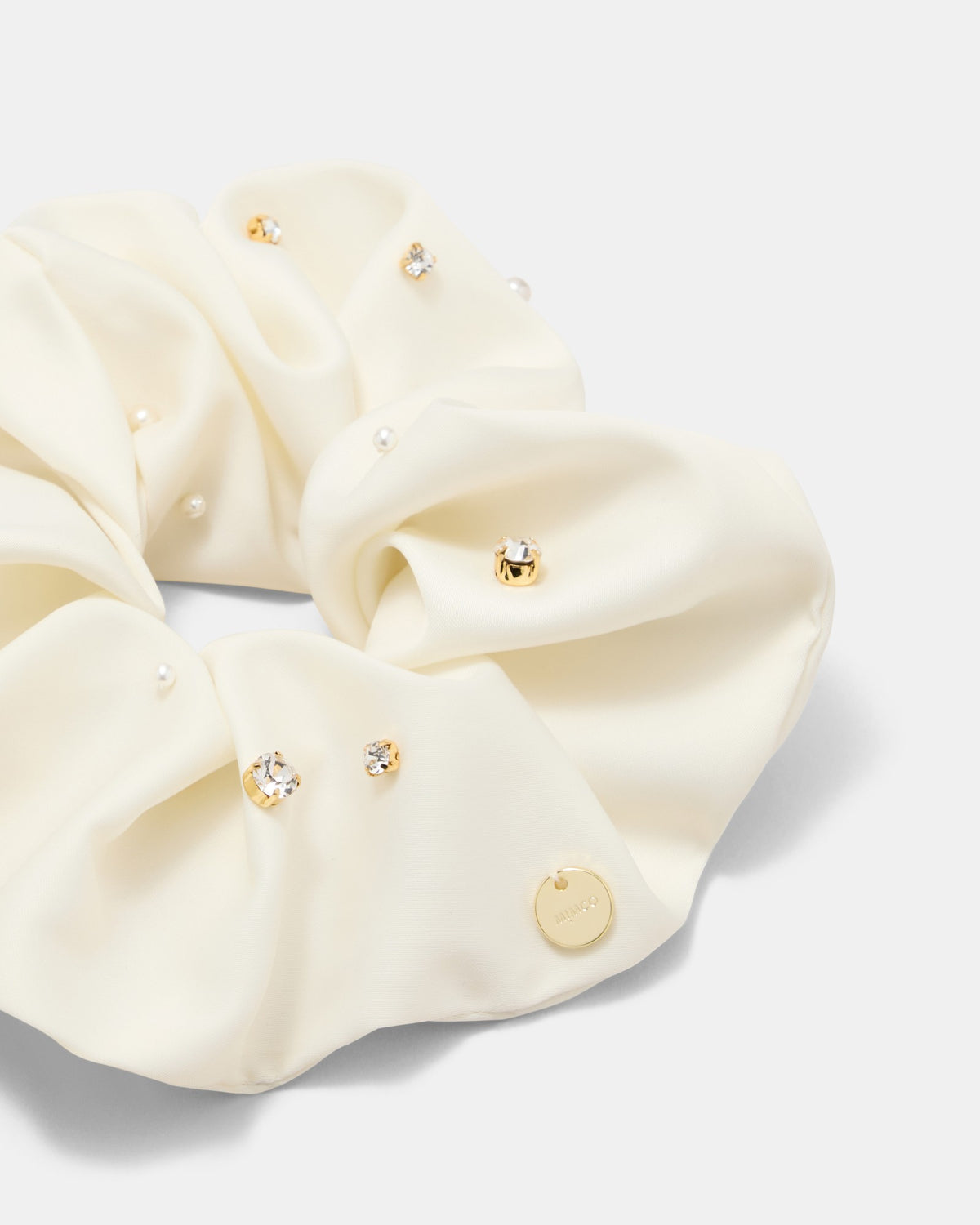 On Fleek Scrunchie - Cream
