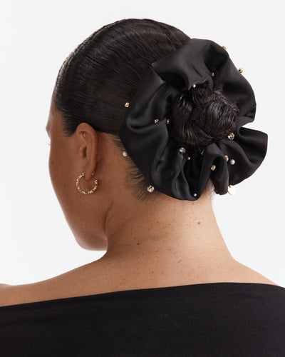 On Fleek Scrunchie - Black