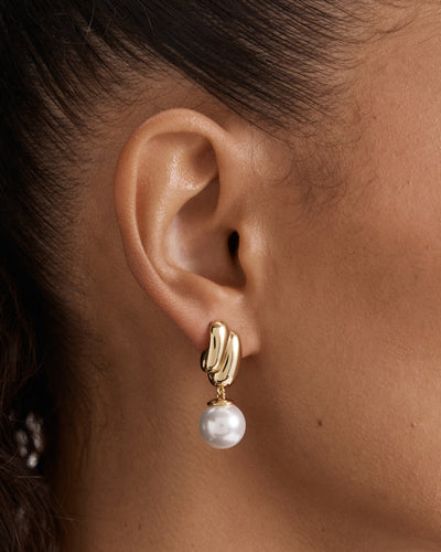 Classique Pearl Drop Earrings - Gold