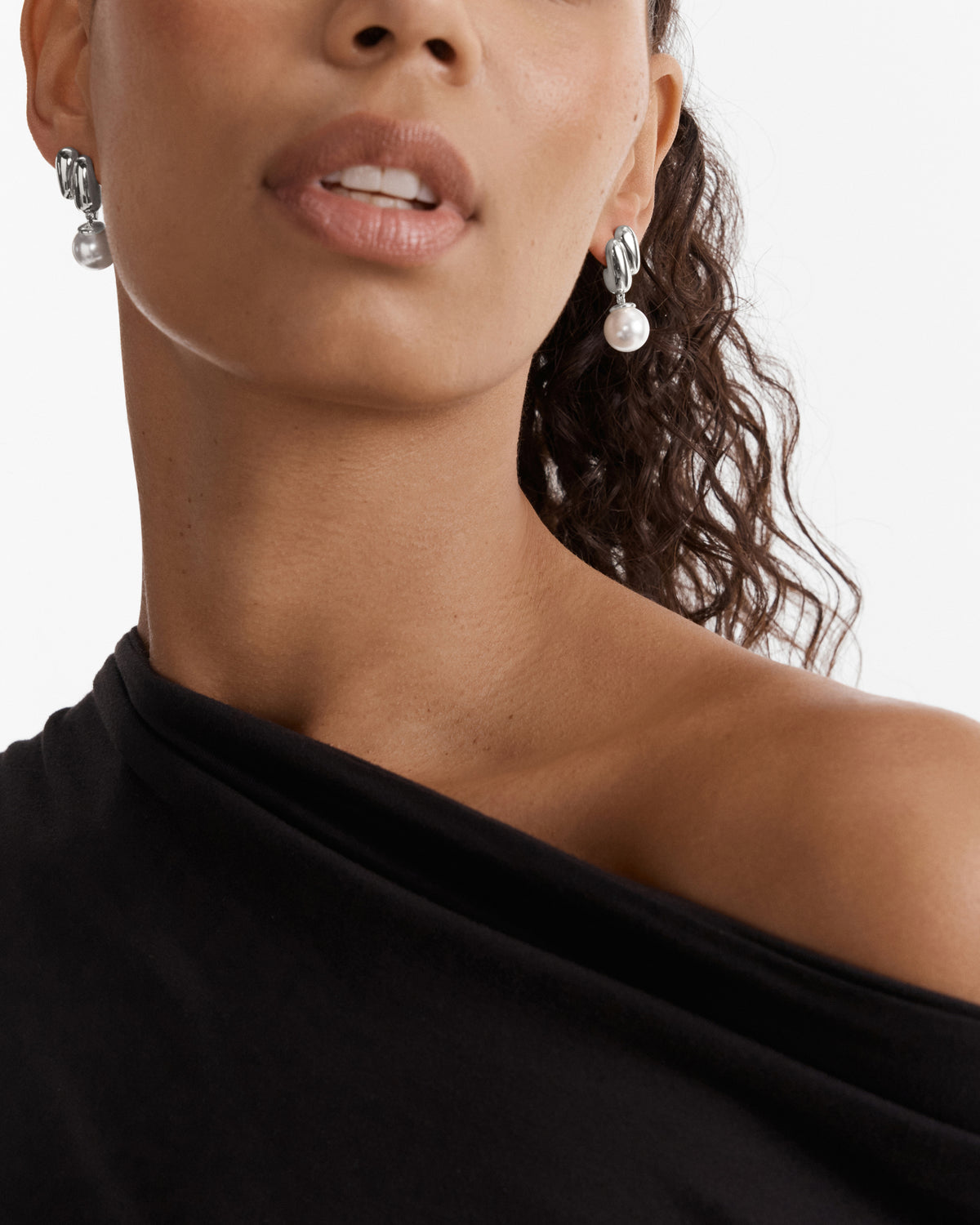 Classique Pearl Drop Earrings - Silver