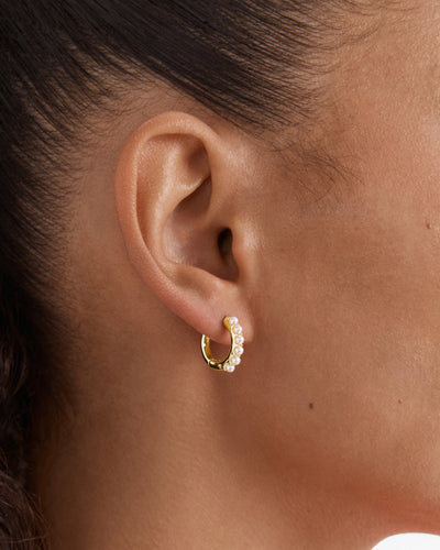 En Pointe Hoop Earrings - Buttermilk