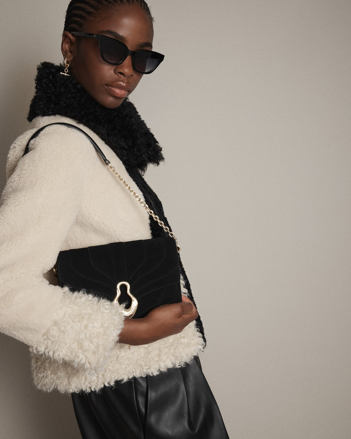 Shield Crossbody Bag - Black