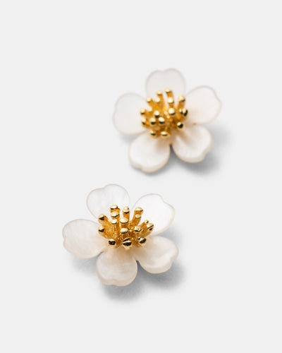 Resin Flower Stud Earrings - Pearl