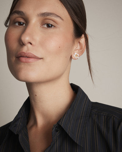 Resin Flower Stud Earrings - Pearl