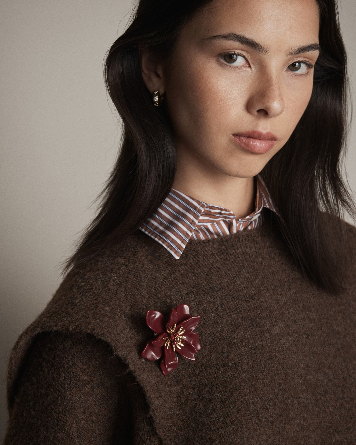 Vienne Brooch - Bordeaux