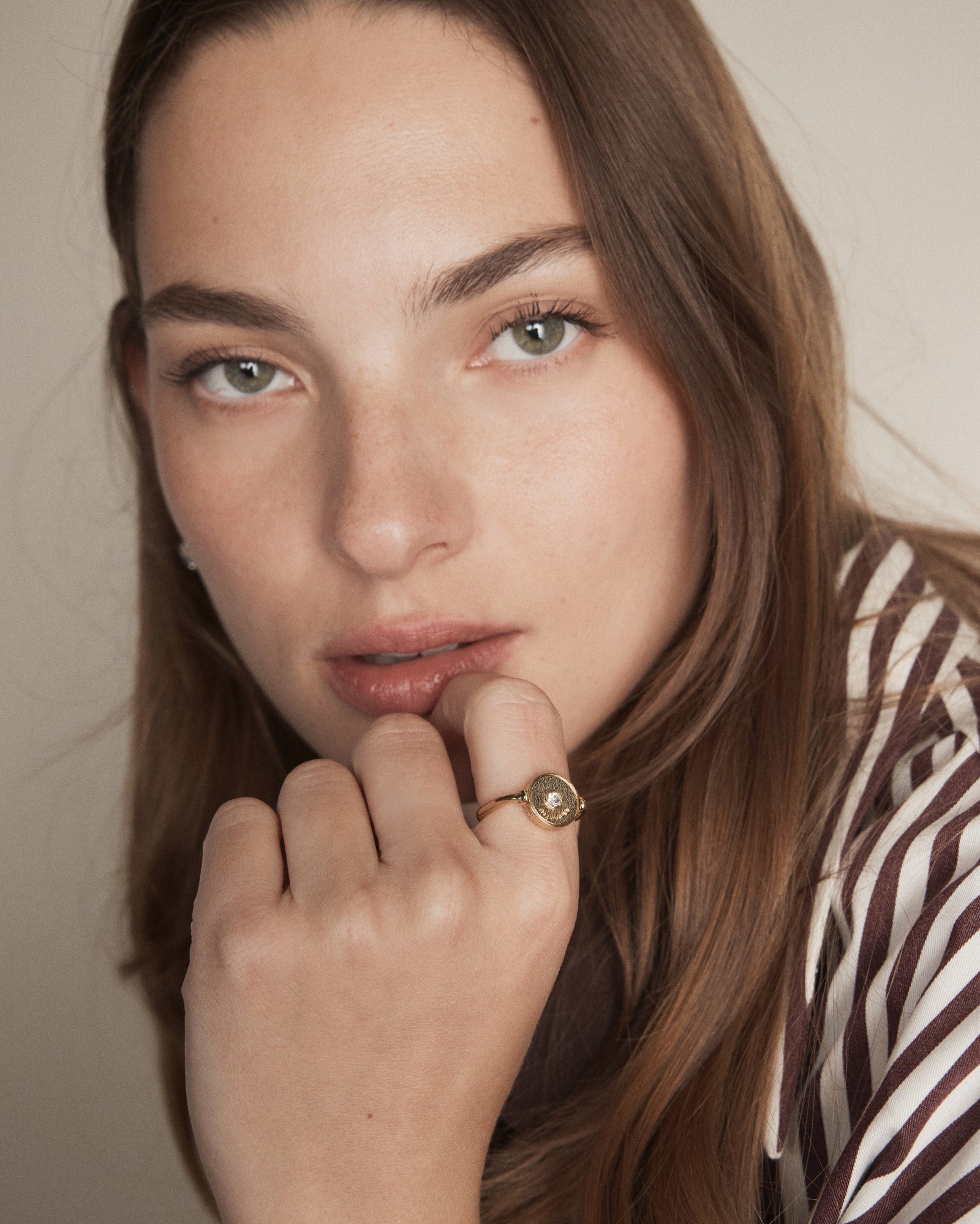 Amulet Flip Ring - Gold