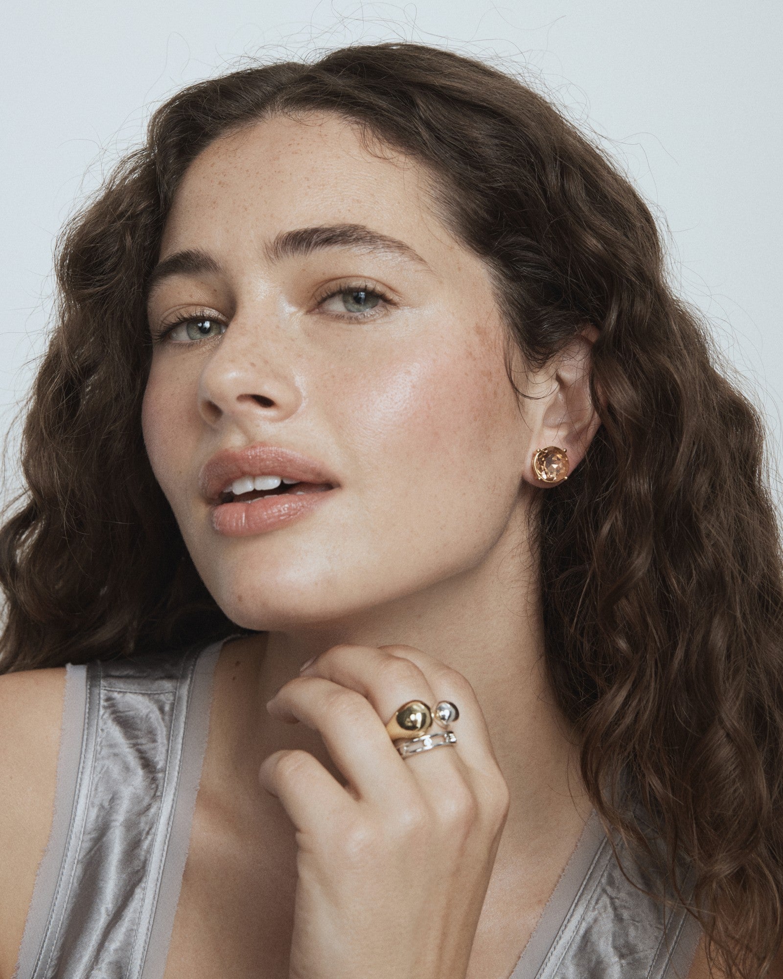 Glowy Crystal Stud Earrings - Petal